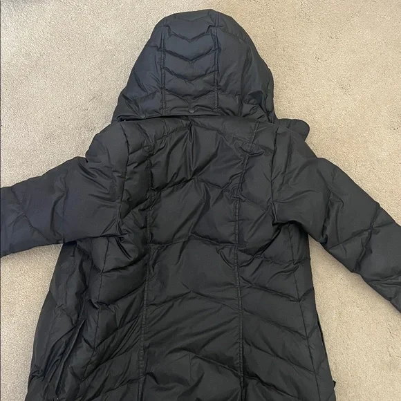 Patagonia Black Women's Hooded Puffer Coat - Picture 3 of 4